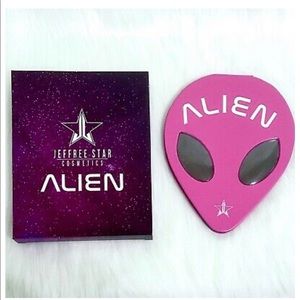 **JEFFREE STAR ALIEN PALLETTE**